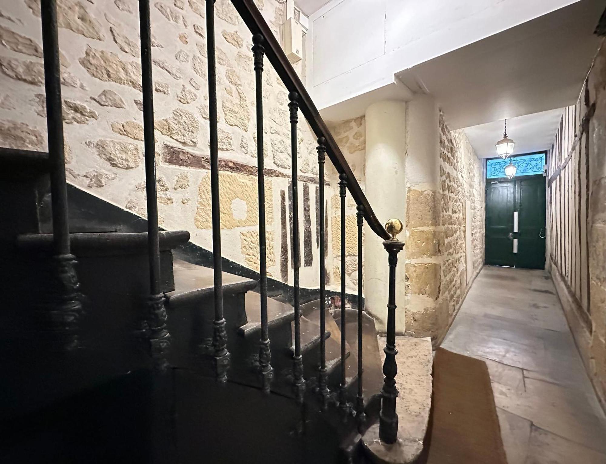 Appartement Spacious In Saint-germain-des-pres Parijs