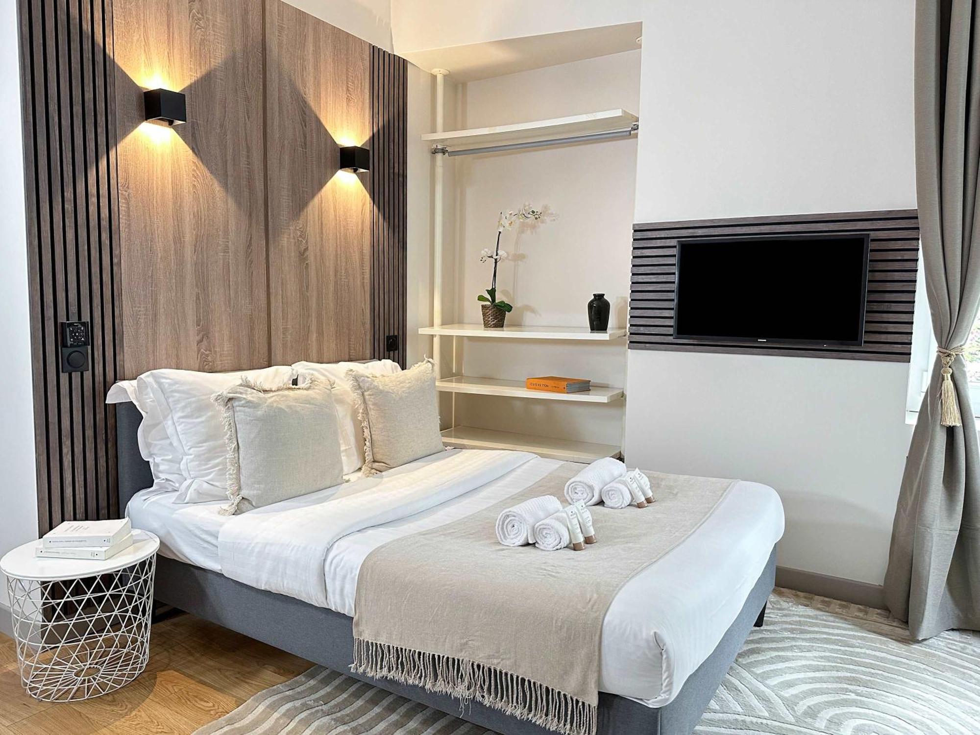 Apartment Spacious In Saint-germain-des-pres Paris